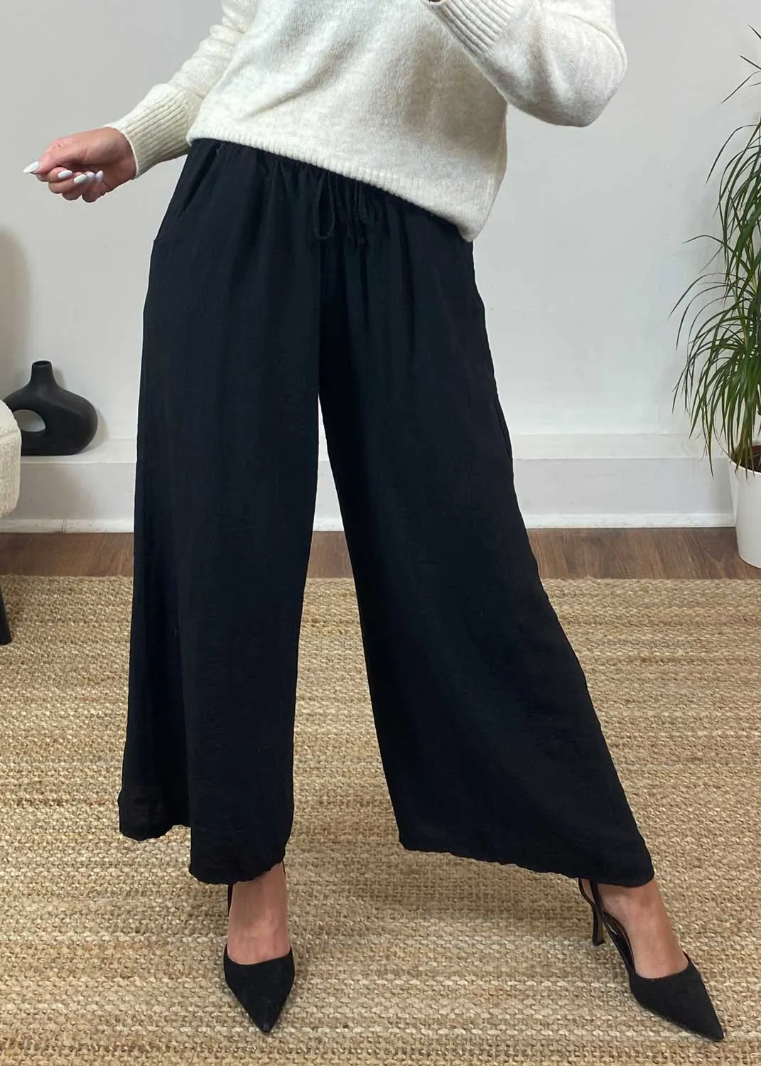 Zita Wide Leg Pants in Black